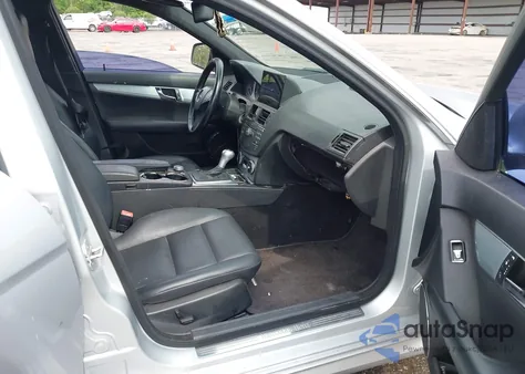 2008 Mercedes-Benz C 300 Luxury/Sport из США, поврежденный, VIN WDDGF54X88F156903